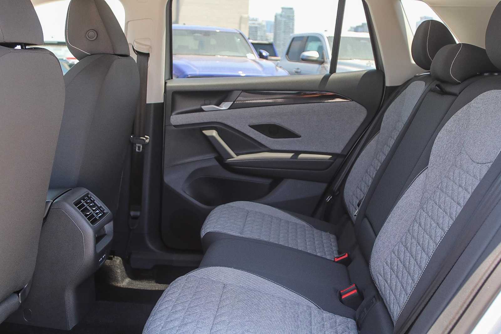 Thumbnail: 2025 Volkswagen Tiguan - 20