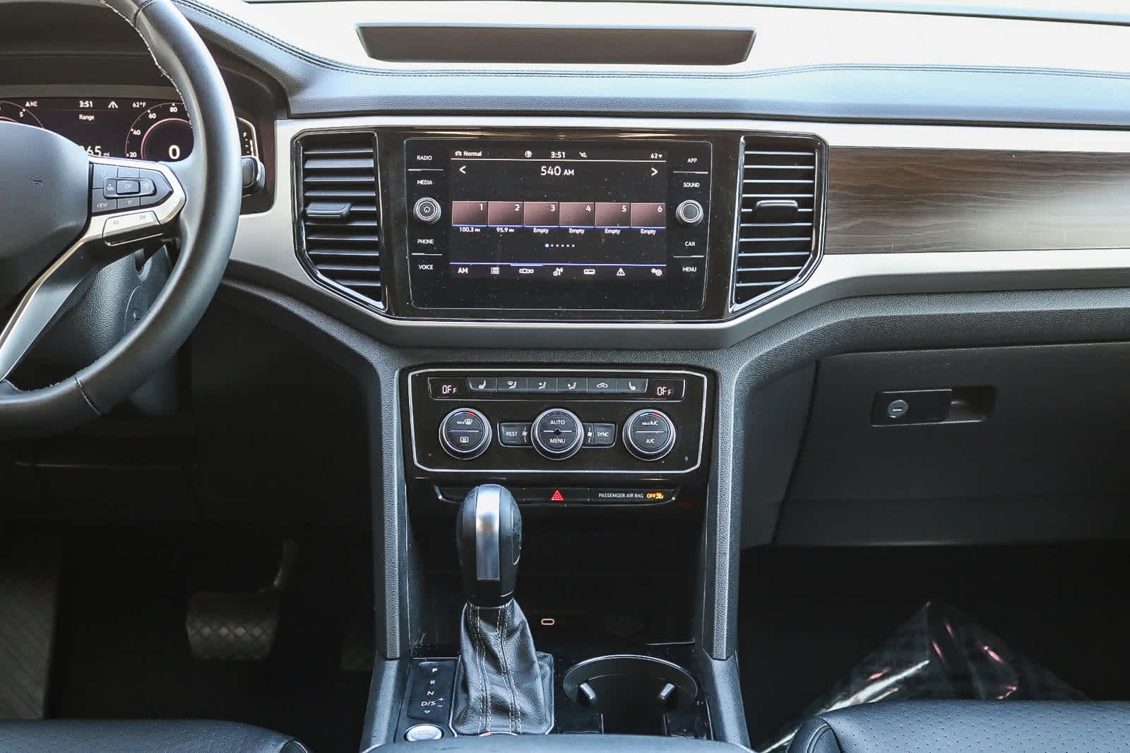 Thumbnail: 2022 Volkswagen Atlas - 13