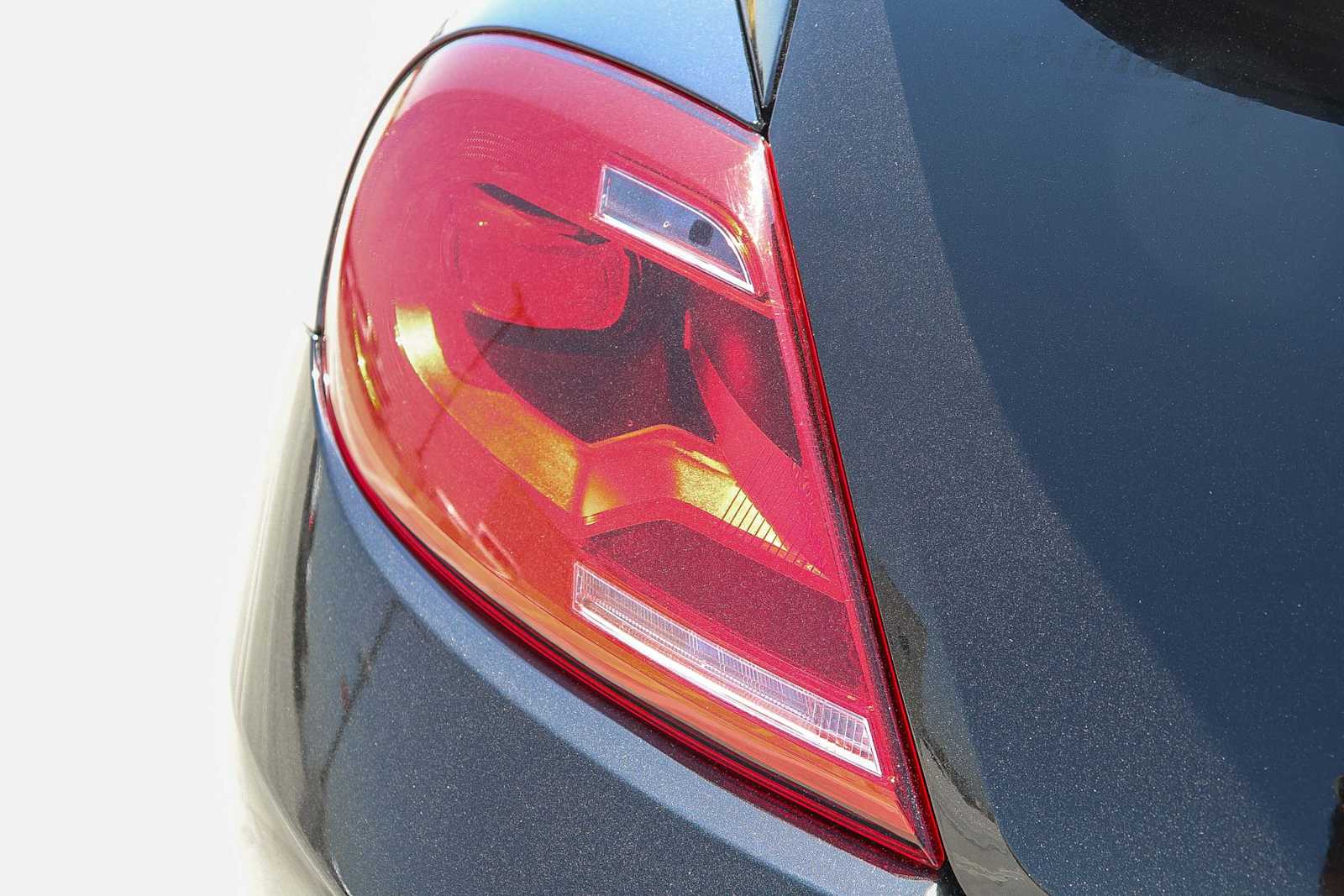Thumbnail: 2016 Volkswagen Beetle - 7