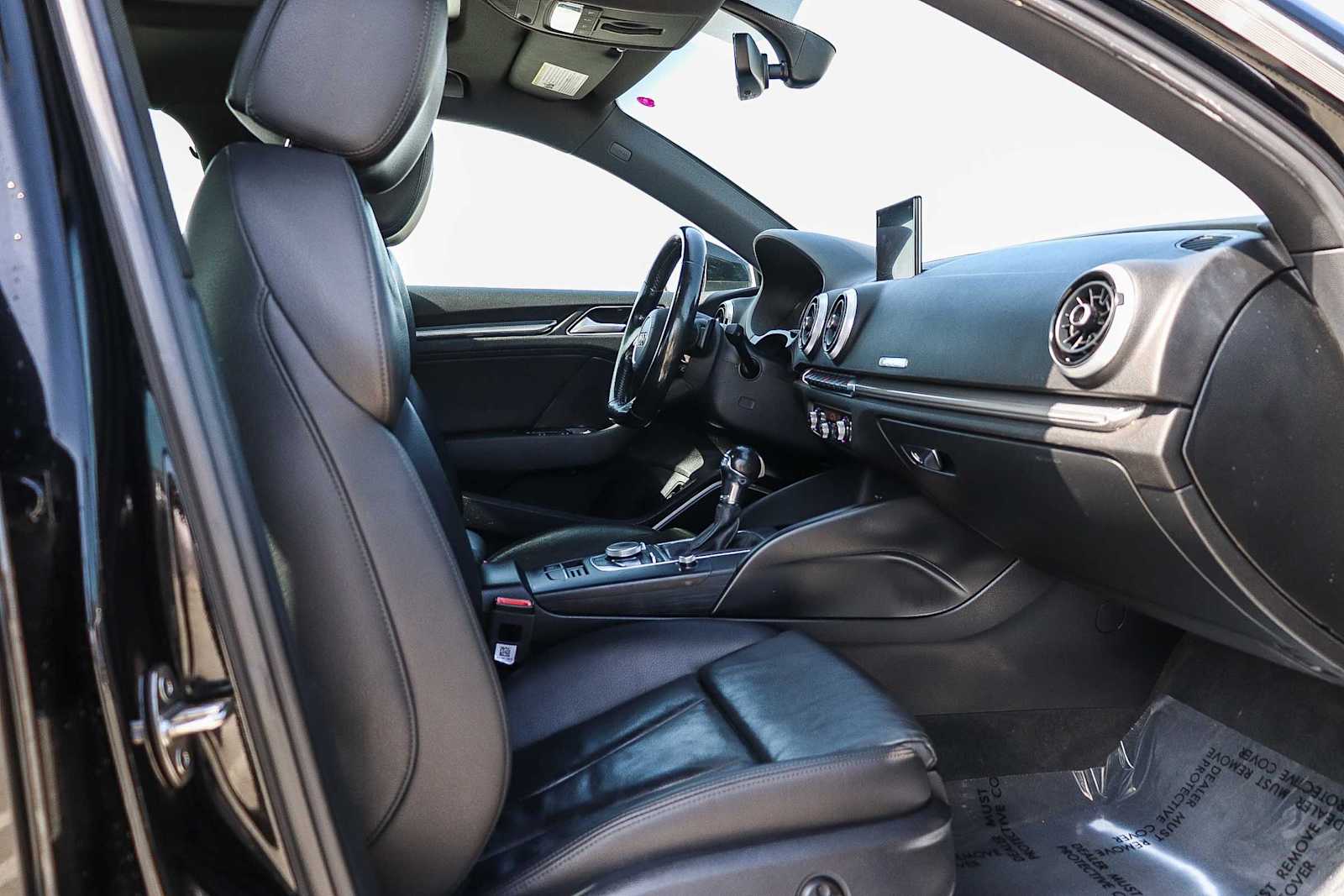 Thumbnail: 2017 Audi A3 e-tron - 16