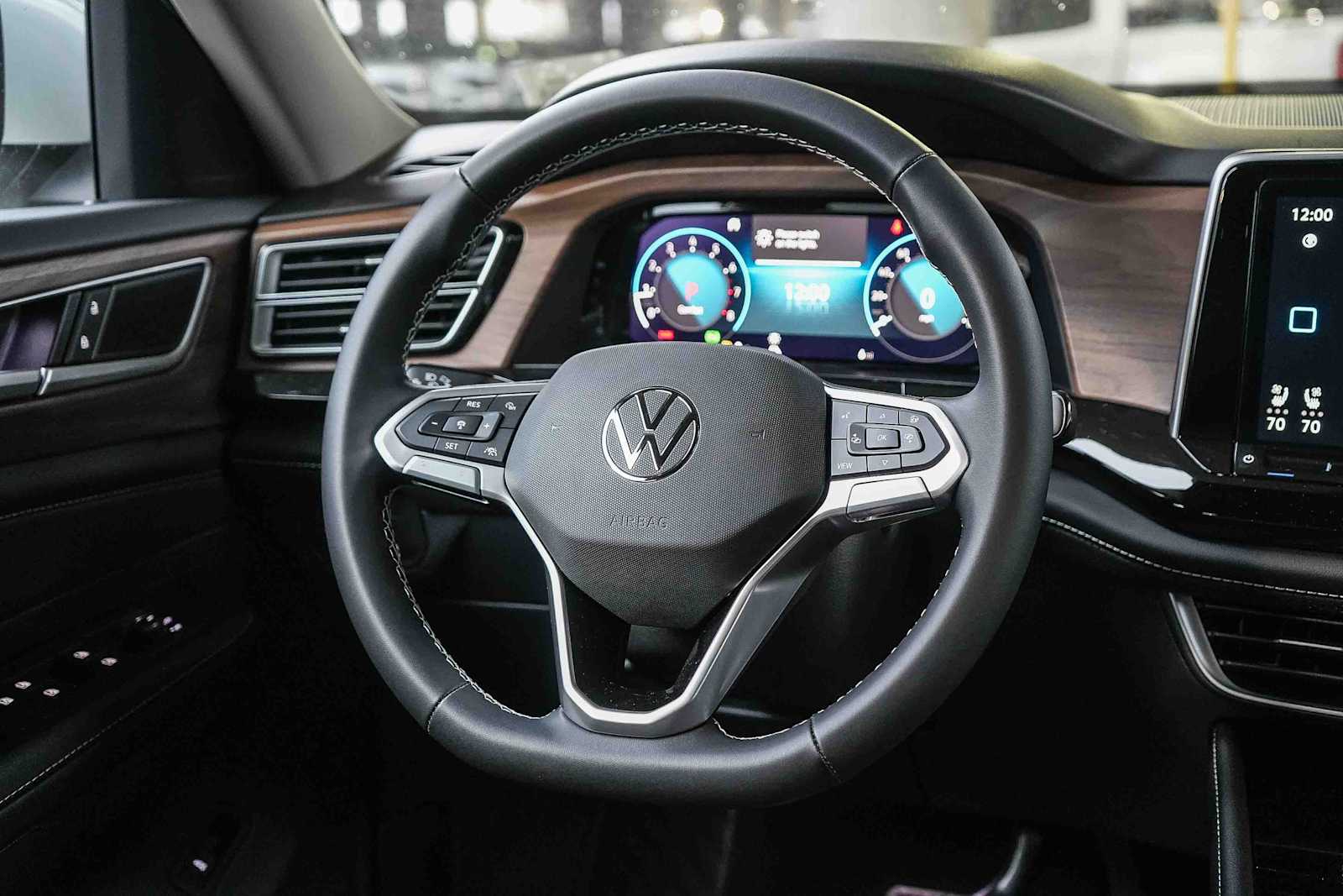 Thumbnail: 2026 Volkswagen Atlas - 17