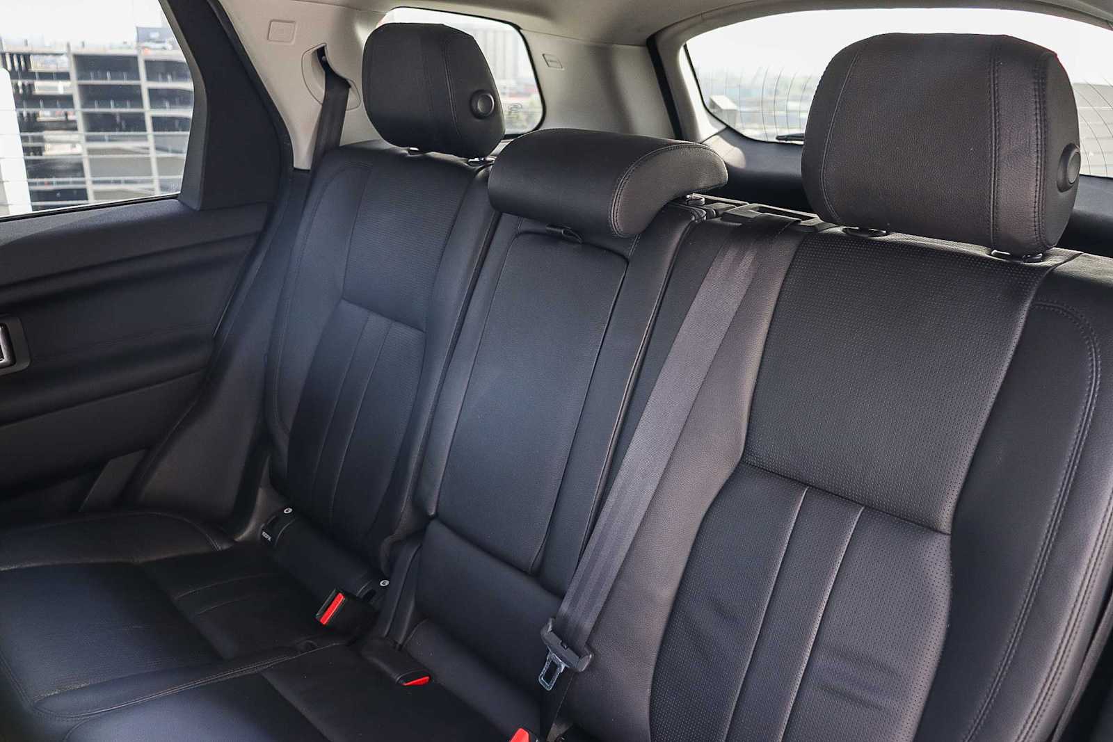 Thumbnail: 2018 Land Rover Discovery Sport - 19