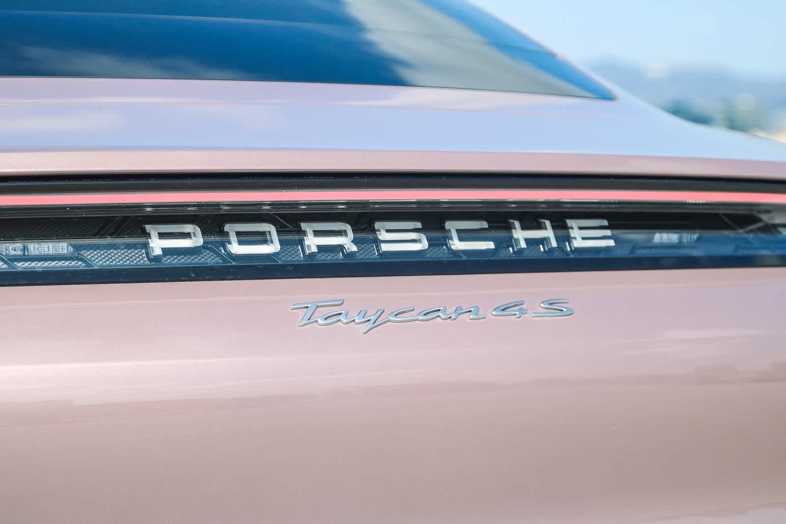 Thumbnail: 2025 Porsche Taycan - 11