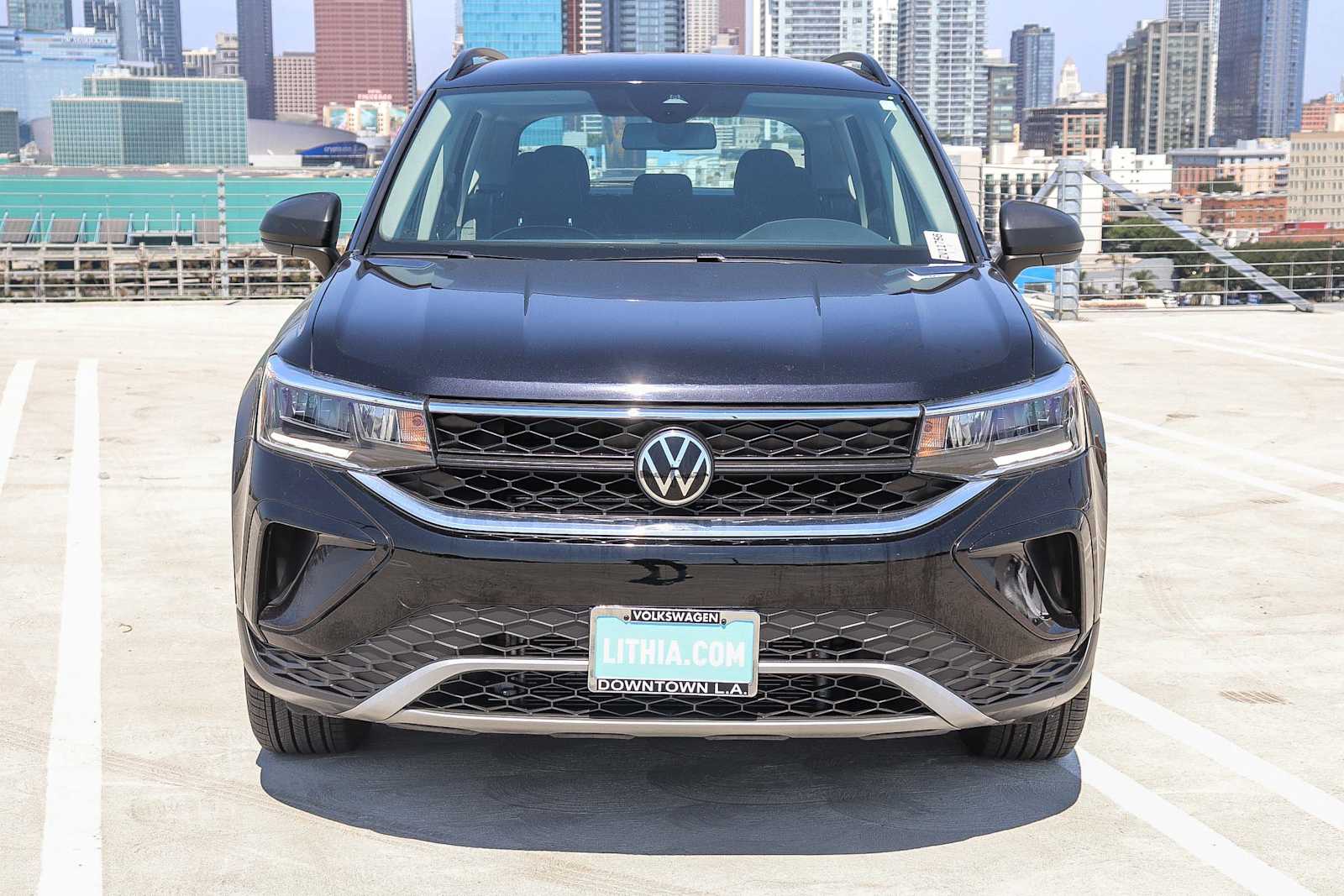 Thumbnail: 2022 Volkswagen Taos - 2