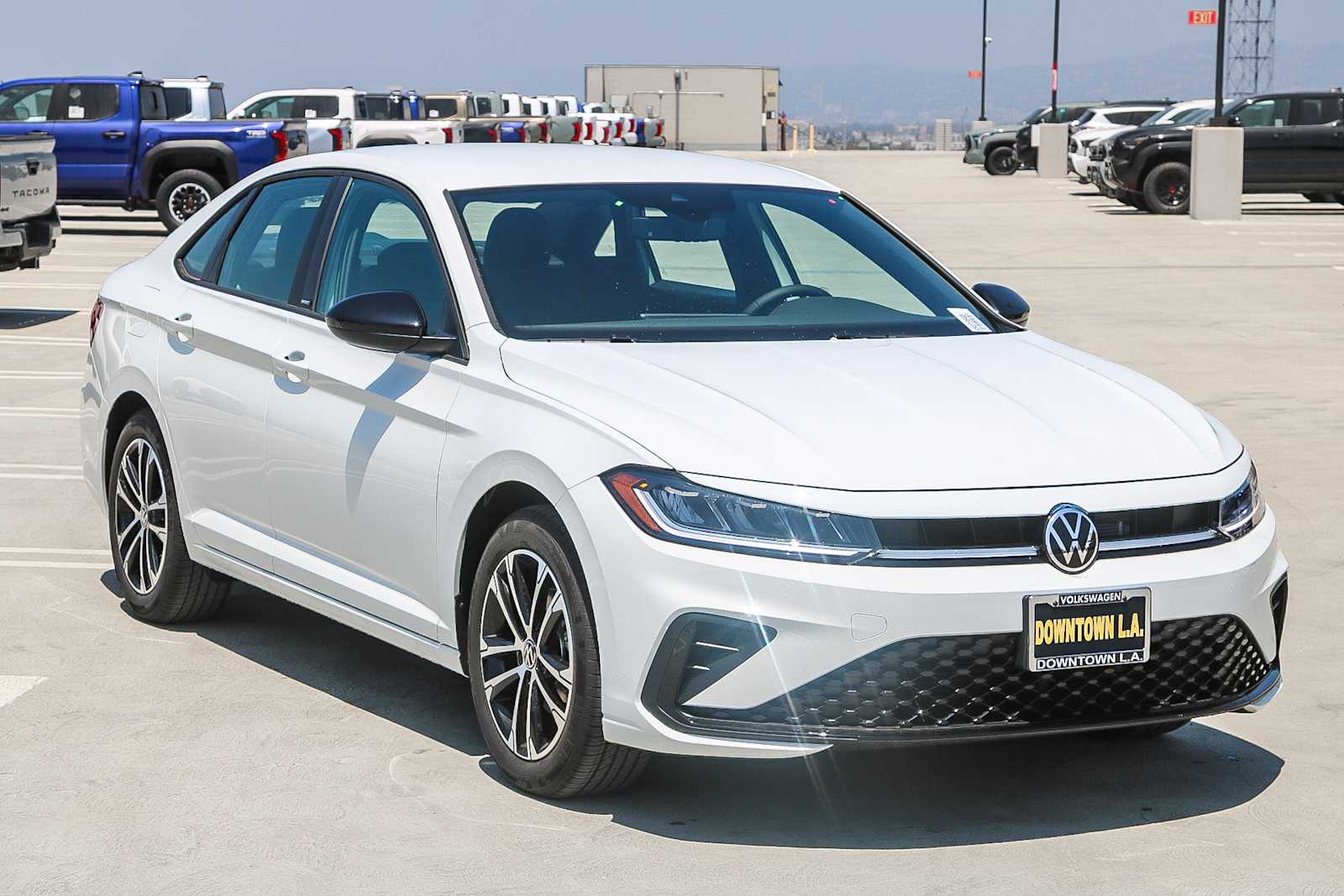 Thumbnail: 2025 Volkswagen Jetta - 3