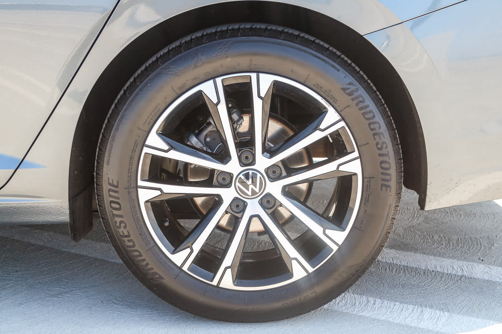 Thumbnail: 2023 Volkswagen Jetta - 10