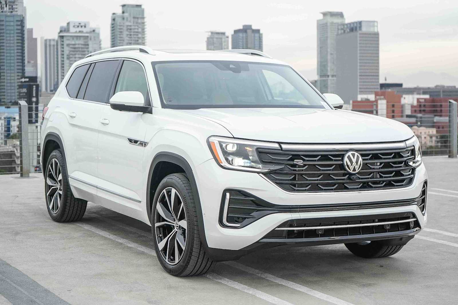 Thumbnail: 2025 Volkswagen Atlas - 3