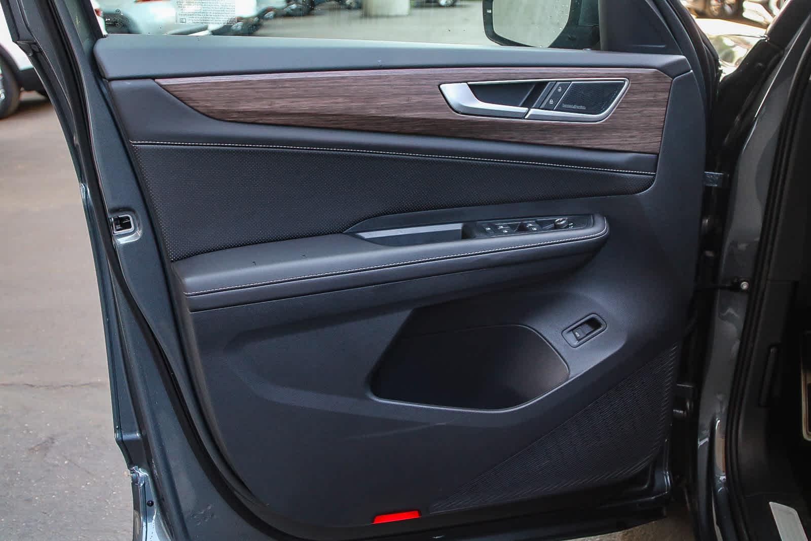 Thumbnail: 2025 Volkswagen Atlas - 23