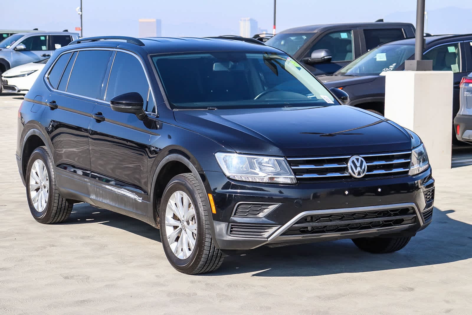 Thumbnail: 2019 Volkswagen Tiguan - 3