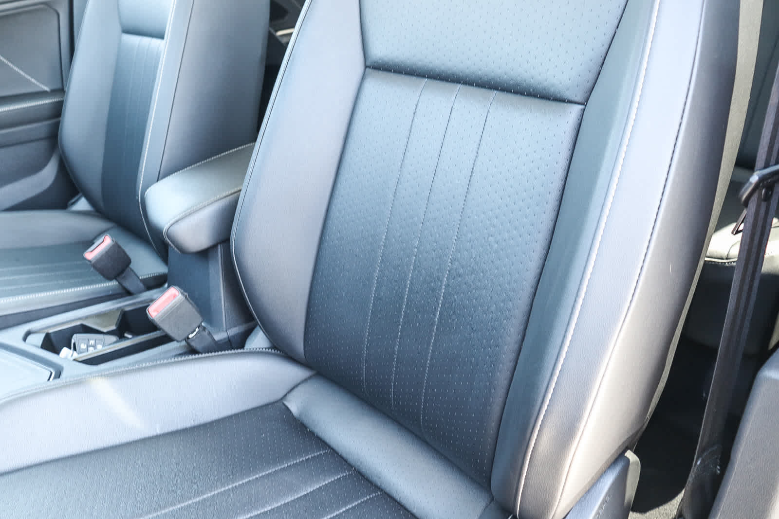 Thumbnail: 2022 Volkswagen Tiguan - 24