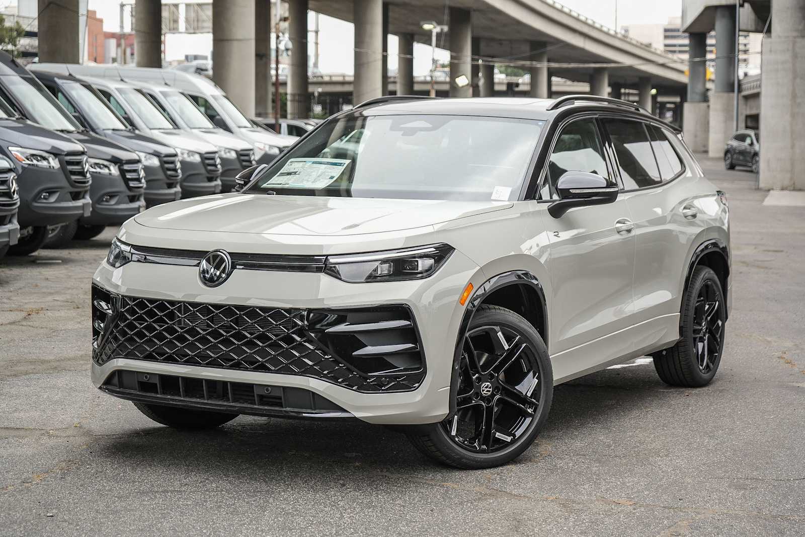 Thumbnail: 2026 Volkswagen Tiguan - 1