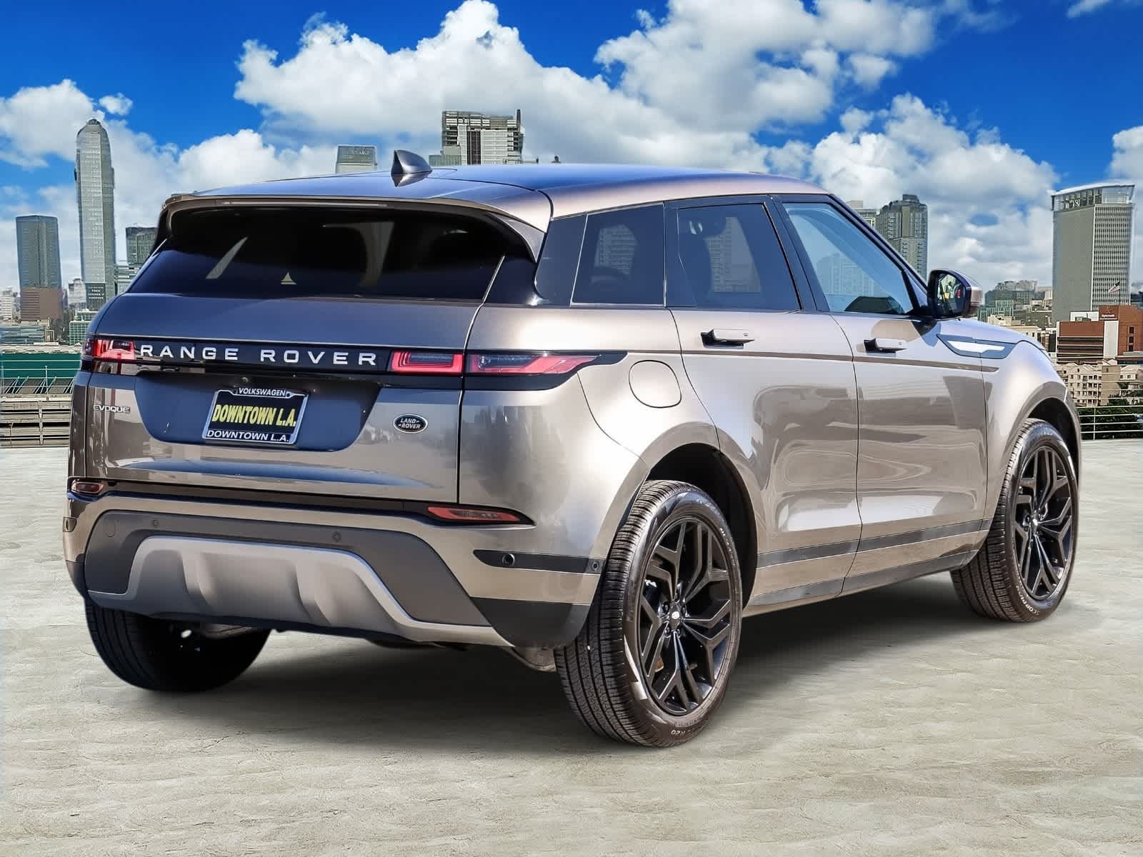 Thumbnail: 2022 Land Rover Range Rover Evoque - 4