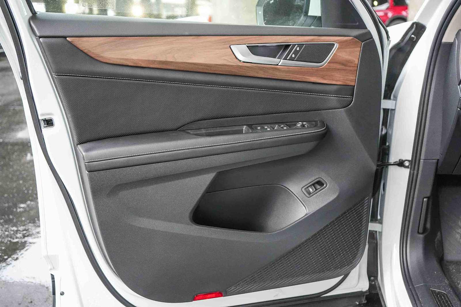 Thumbnail: 2026 Volkswagen Atlas - 24