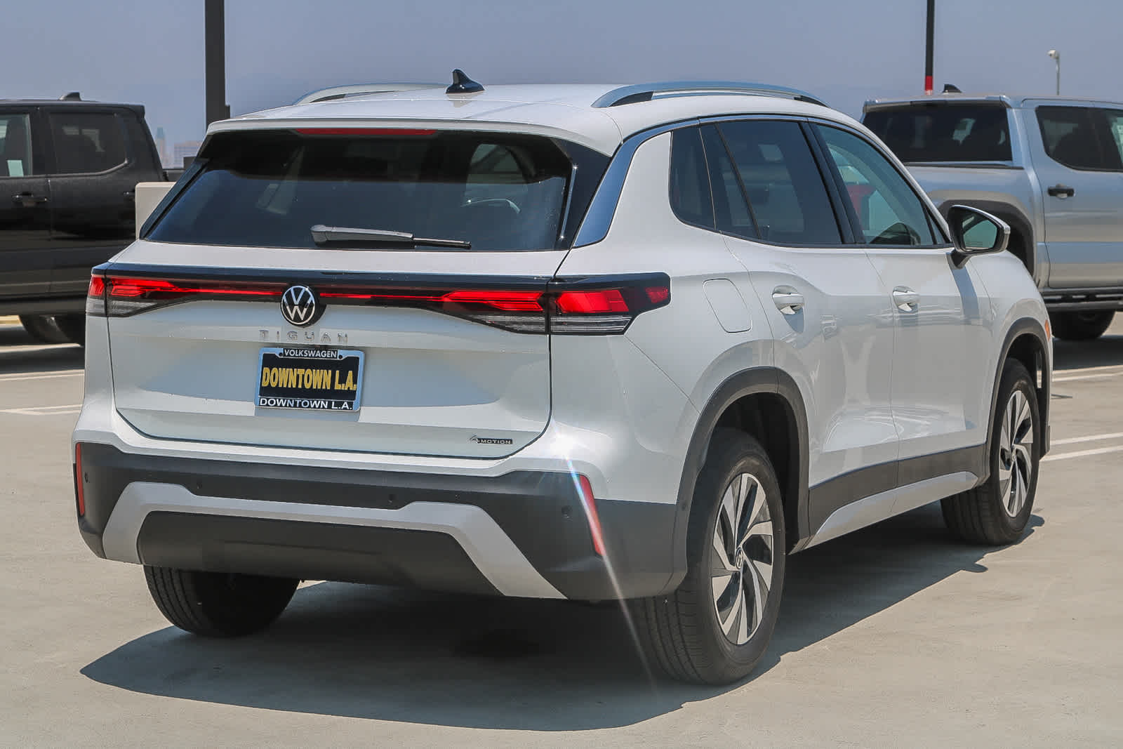 Thumbnail: 2025 Volkswagen Tiguan - 6