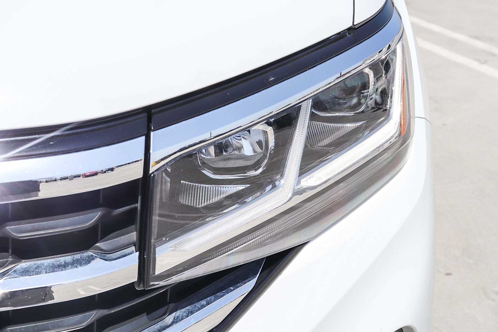 Thumbnail: 2022 Volkswagen Atlas - 8