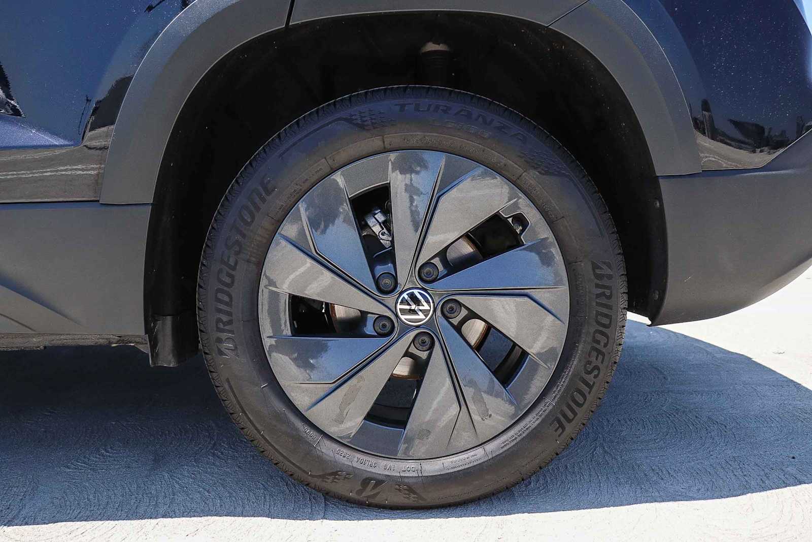 Thumbnail: 2025 Volkswagen Taos - 10
