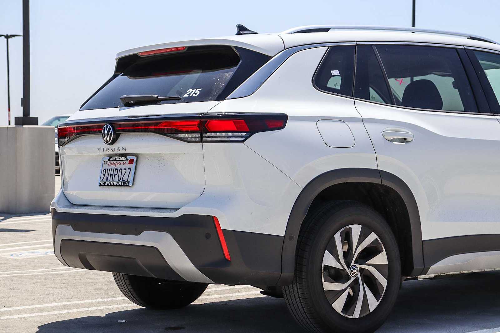 Thumbnail: 2025 Volkswagen Tiguan - 9