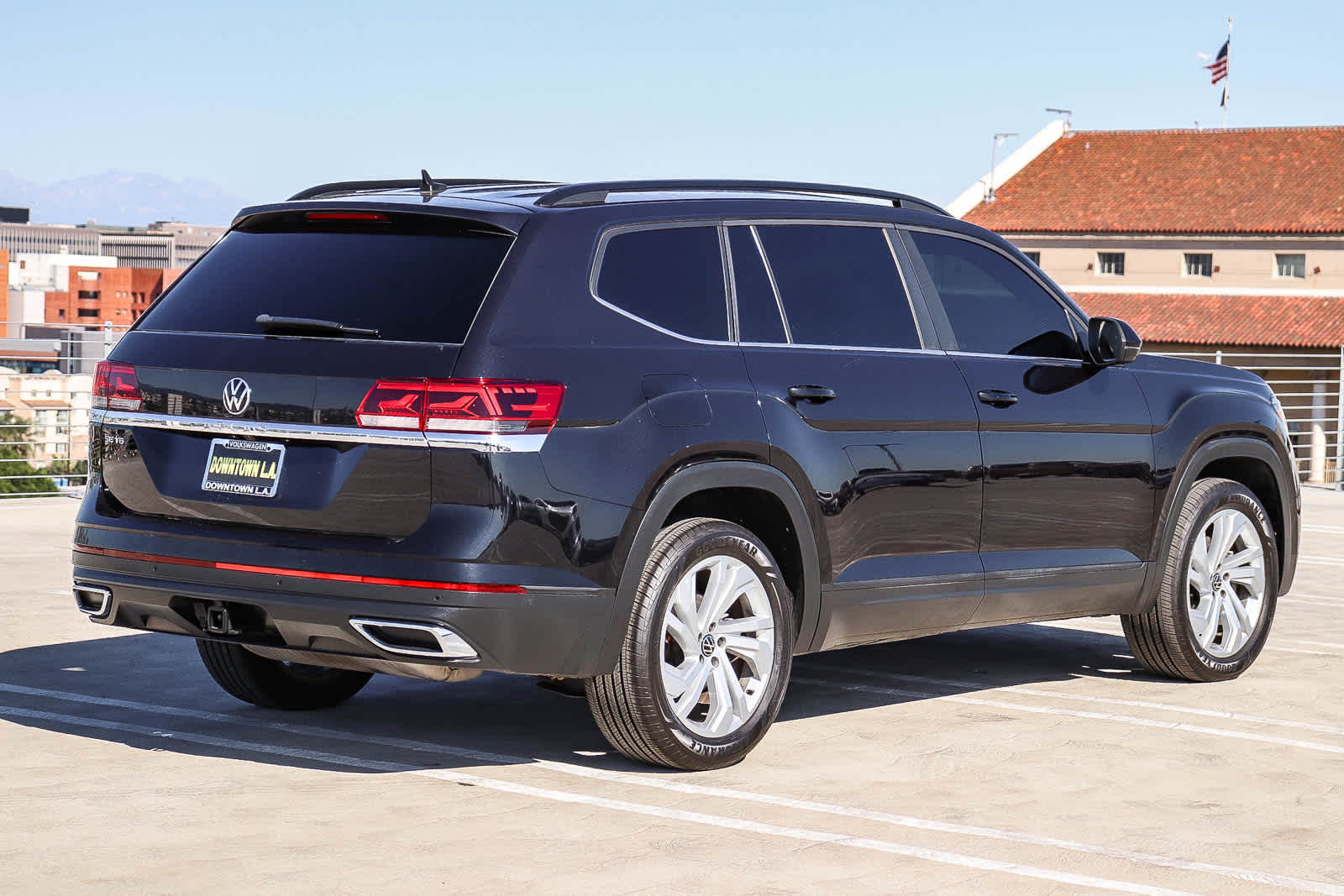 Thumbnail: 2022 Volkswagen Atlas - 4