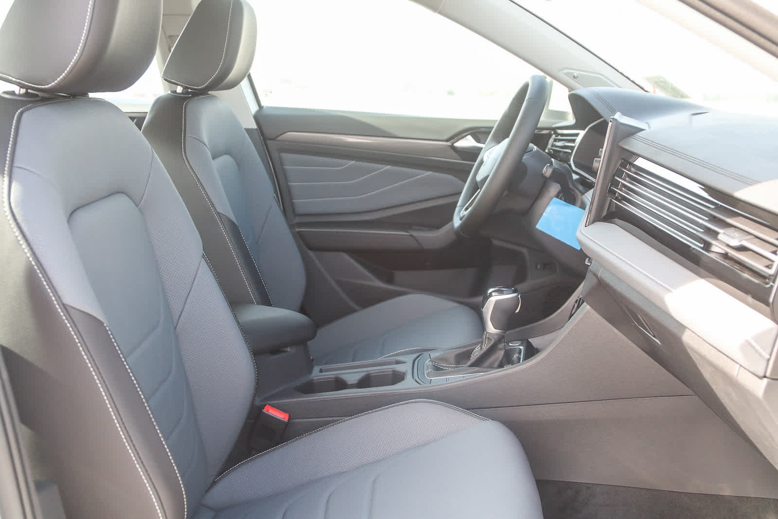 Thumbnail: 2025 Volkswagen Jetta - 17