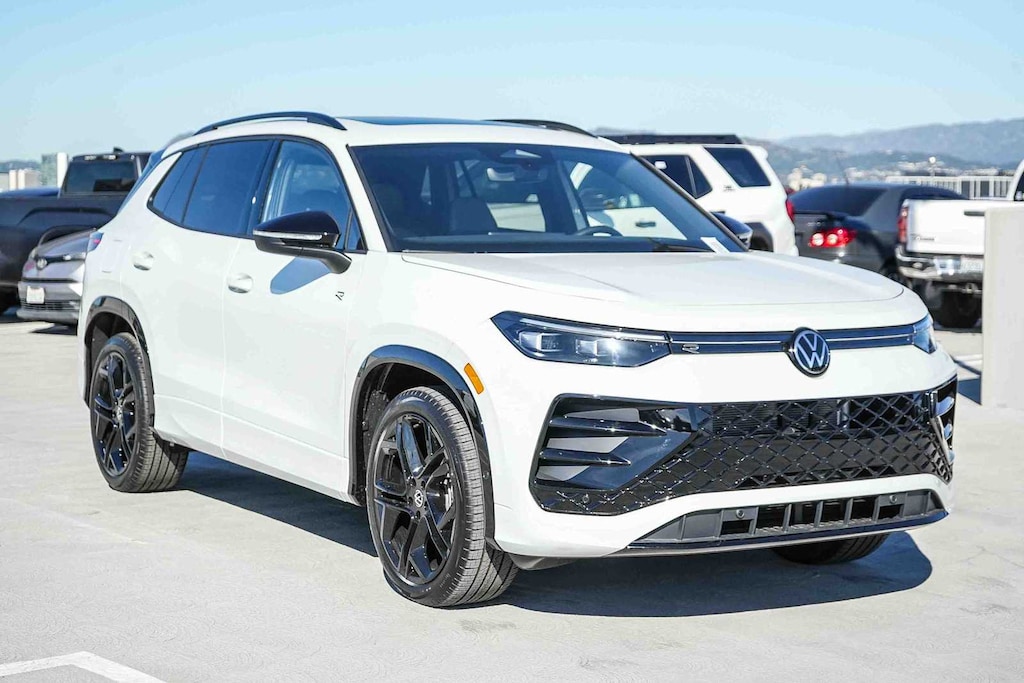 New 2026 Volkswagen Tiguan 2.0T SE R-Line Black SUV