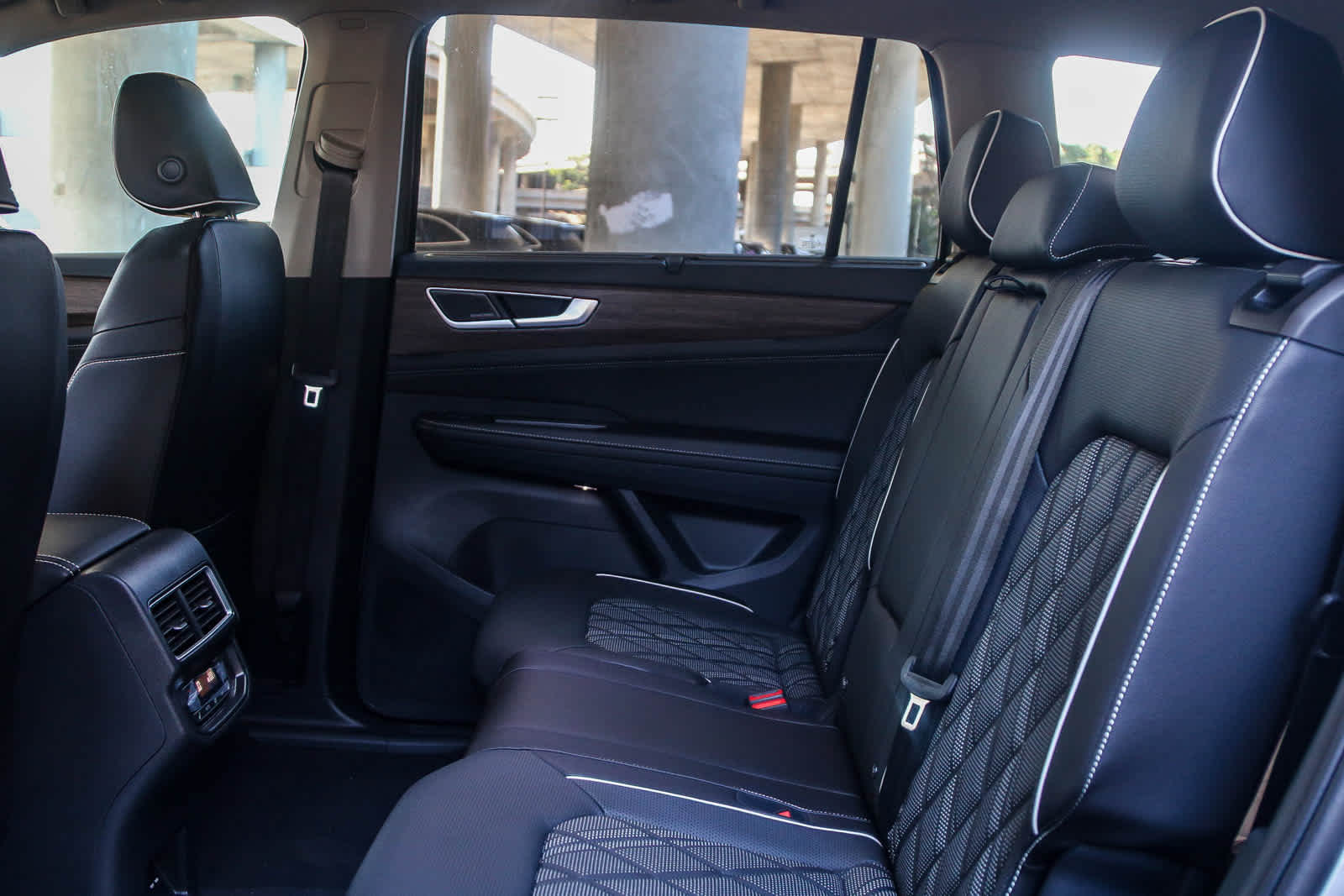 Thumbnail: 2026 Volkswagen Atlas - 19