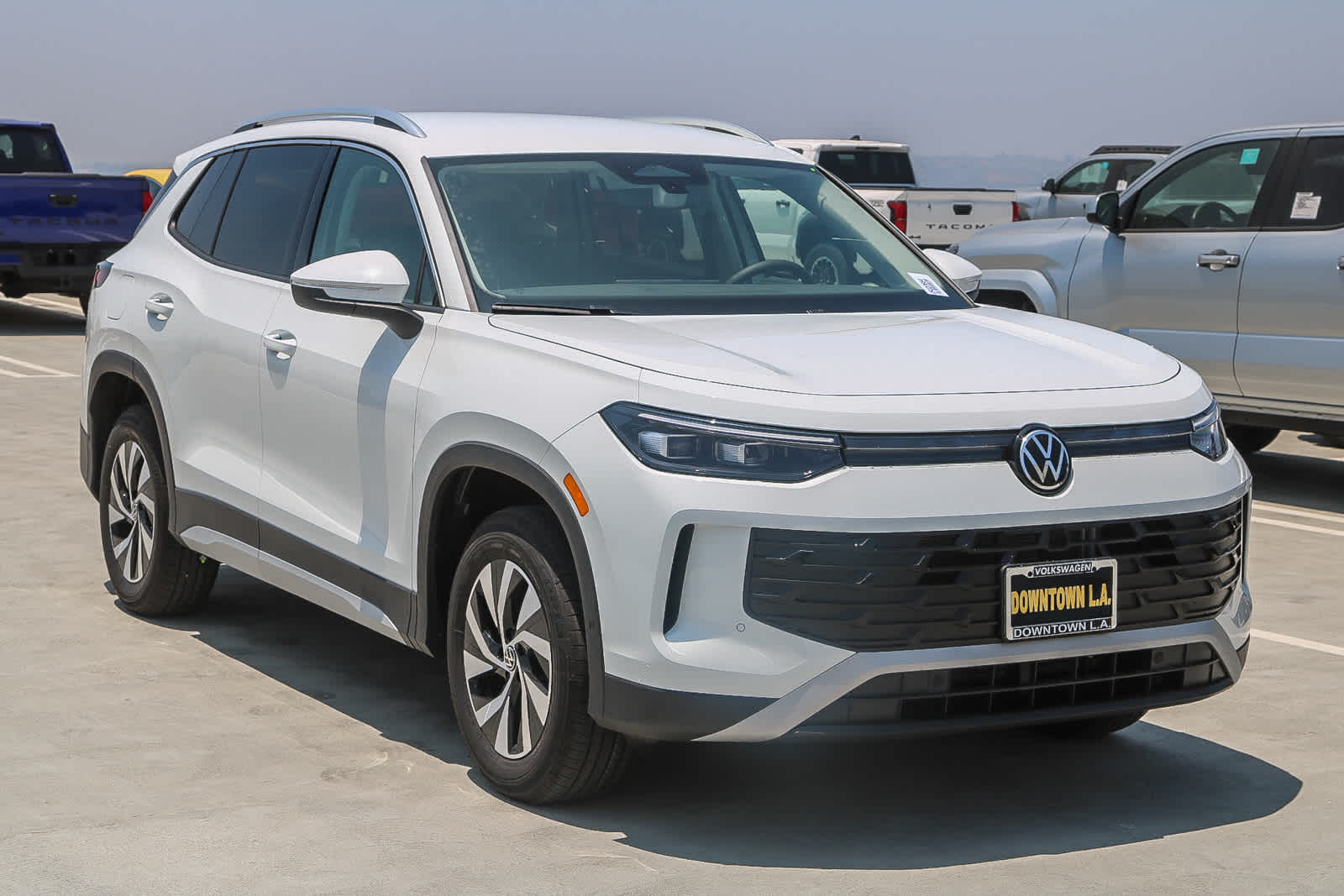 Thumbnail: 2025 Volkswagen Tiguan - 3
