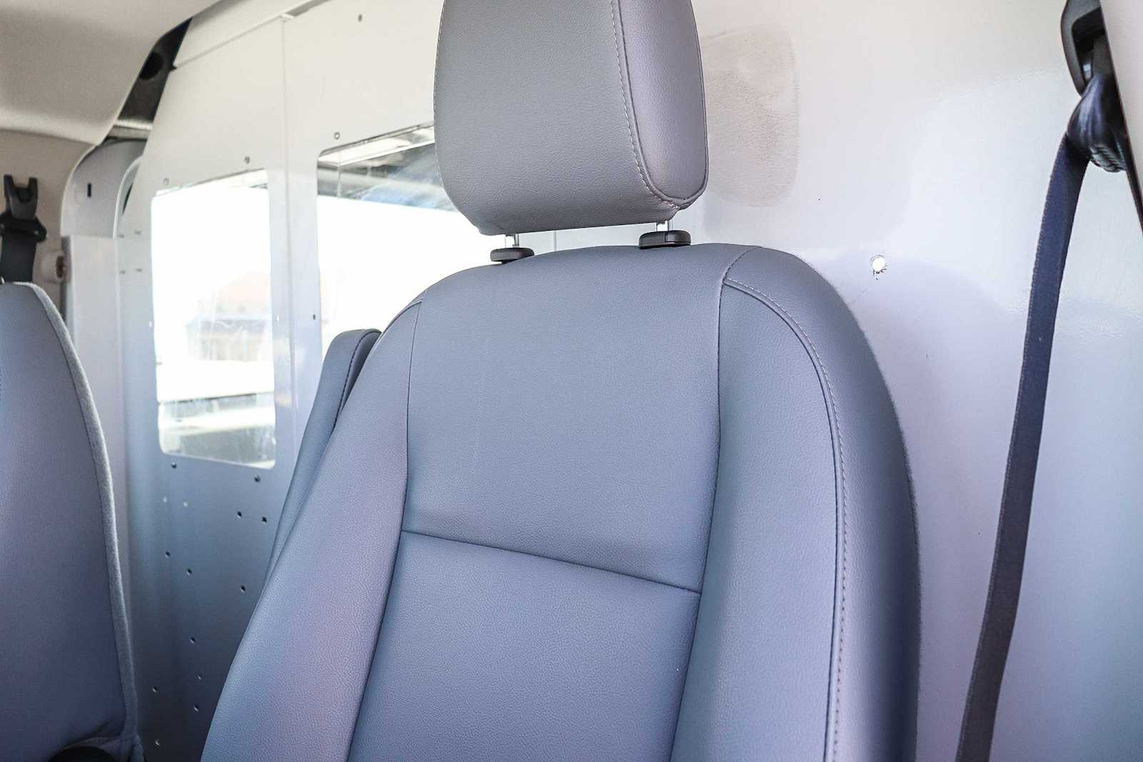 Thumbnail: 2015 Ford Transit Series - 28