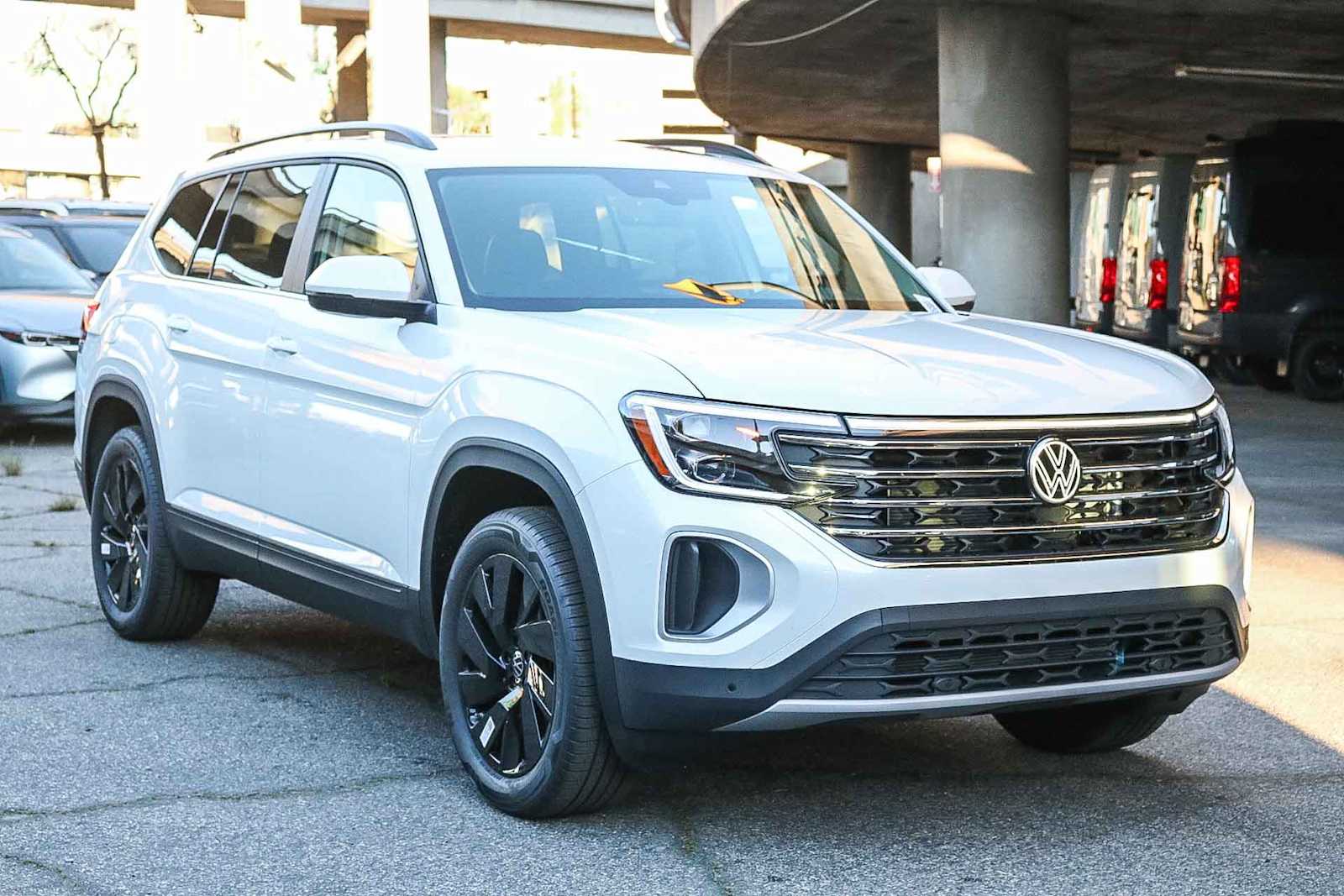 Thumbnail: 2026 Volkswagen Atlas - 3