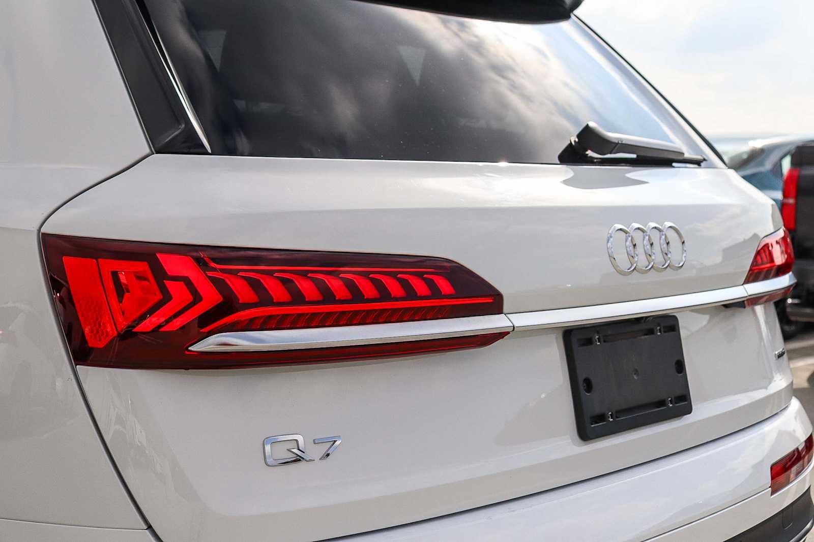 Thumbnail: 2024 Audi Q7 - 9