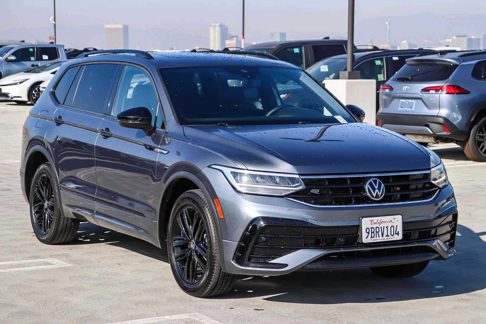 Thumbnail: 2022 Volkswagen Tiguan - 3