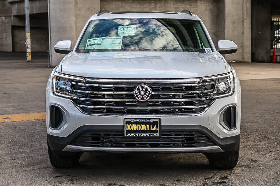 2026 Volkswagen Atlas SE Technology photo 2