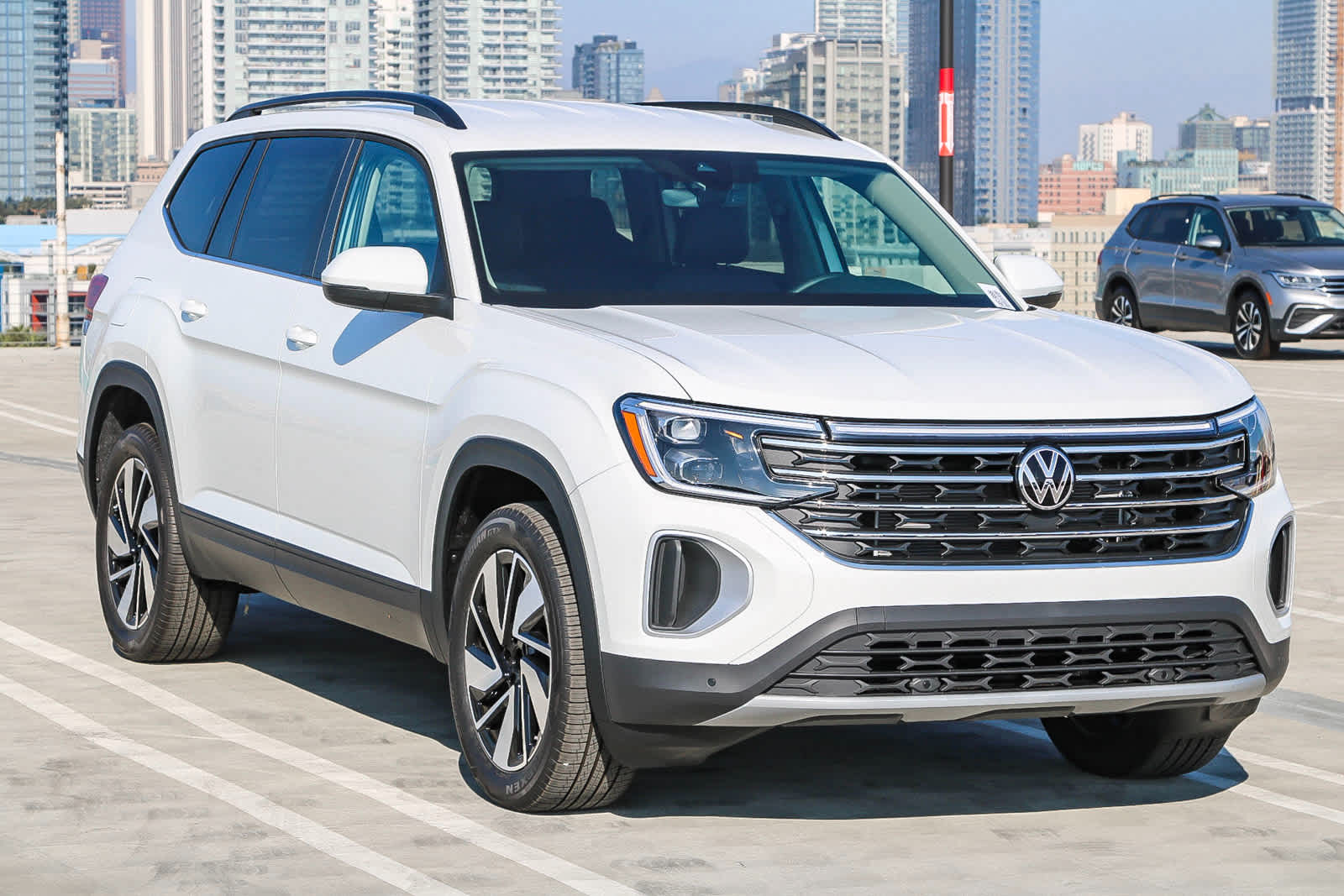 2024 Volkswagen Atlas SE Technology photo 3