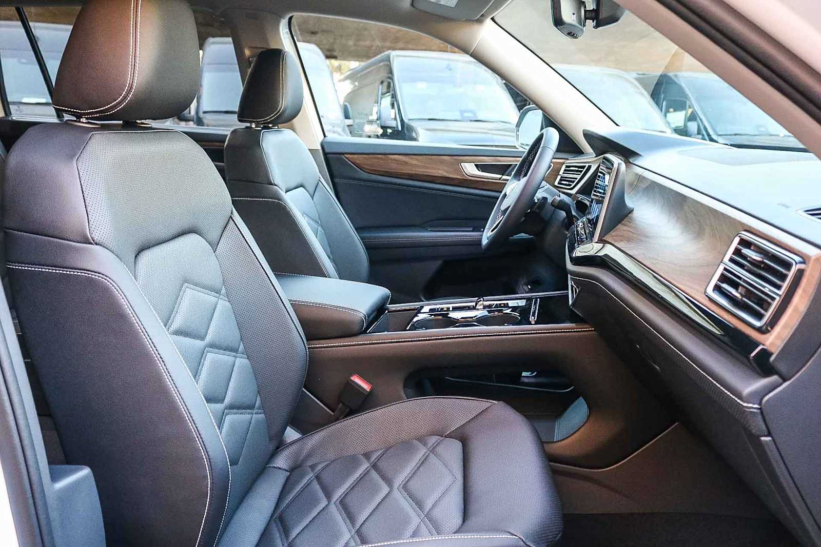 Thumbnail: 2026 Volkswagen Atlas - 16