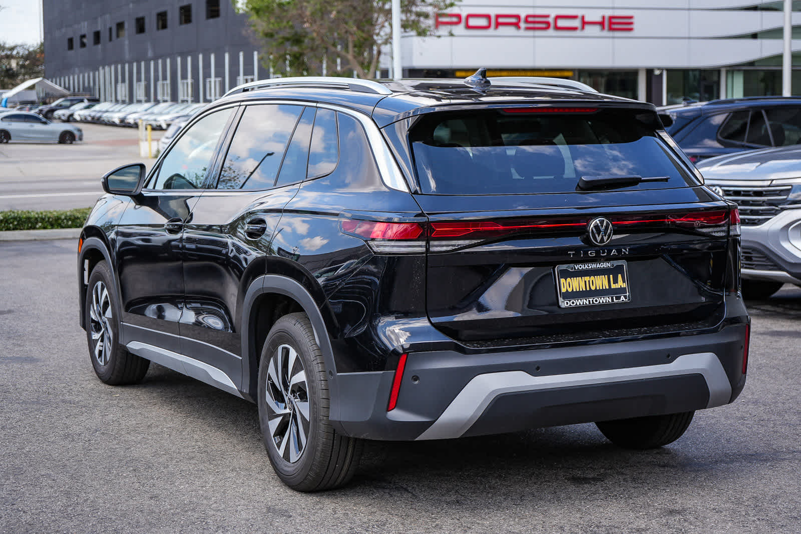 Thumbnail: 2026 Volkswagen Tiguan - 6