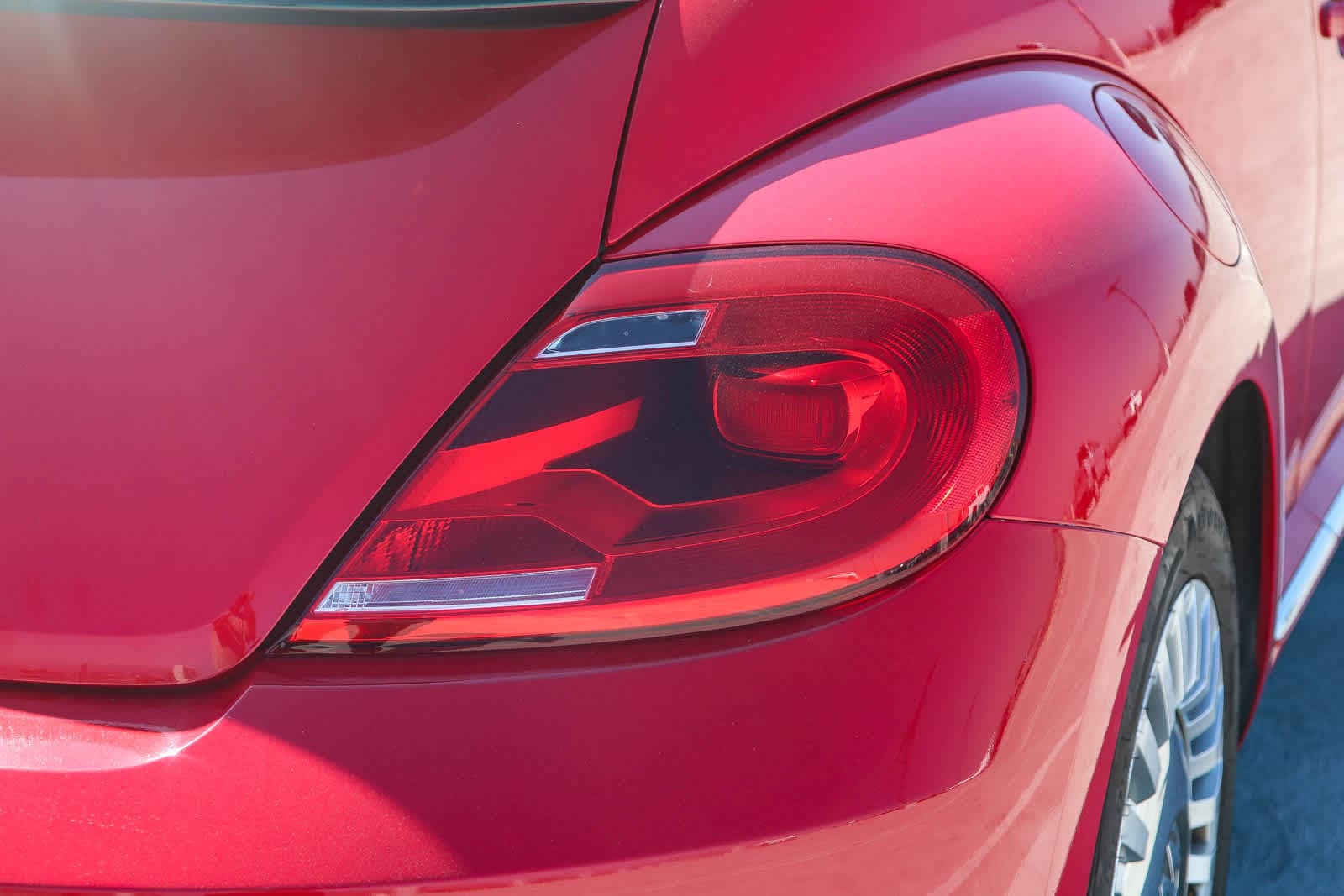 Thumbnail: 2016 Volkswagen Beetle - 11