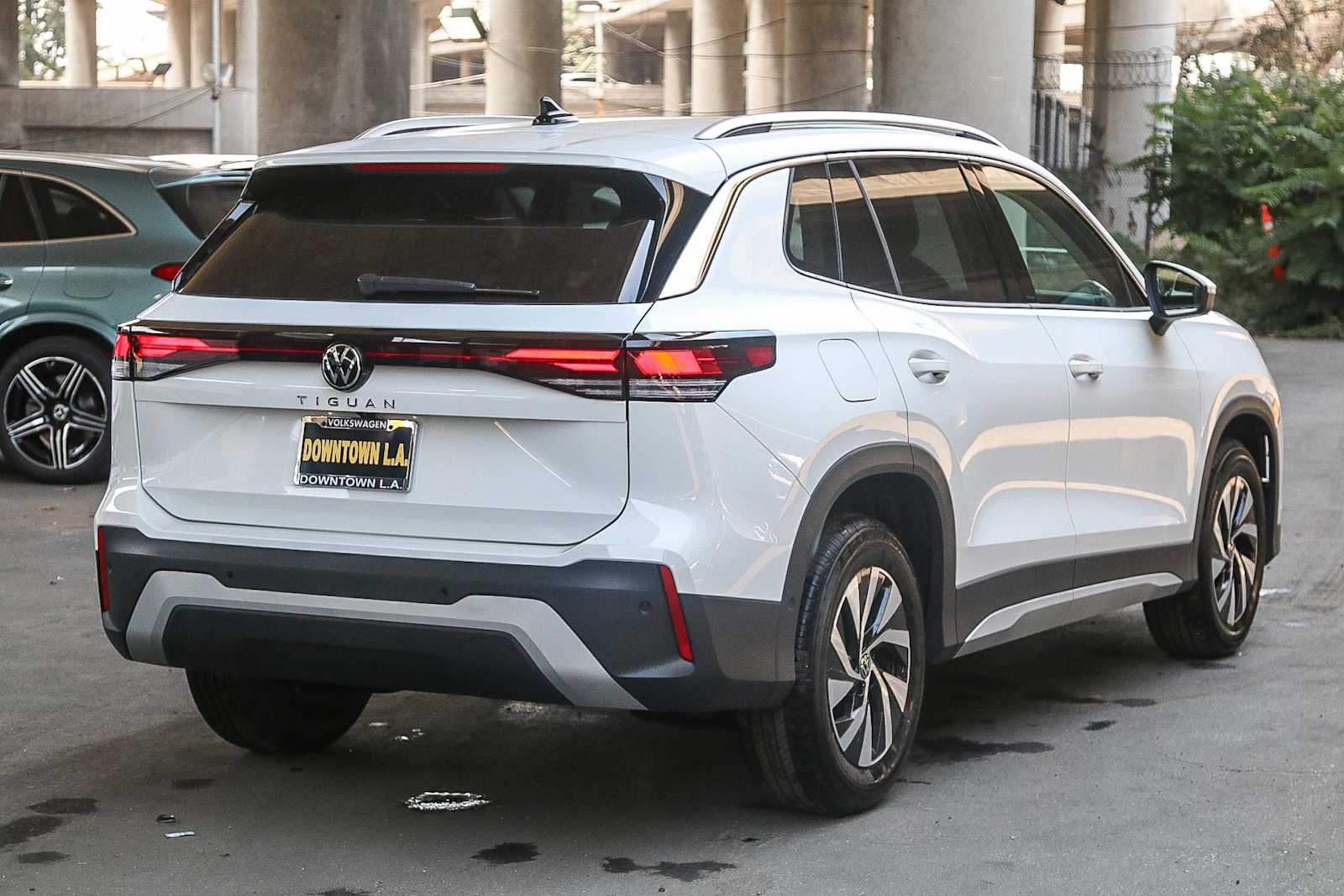 Thumbnail: 2025 Volkswagen Tiguan - 6