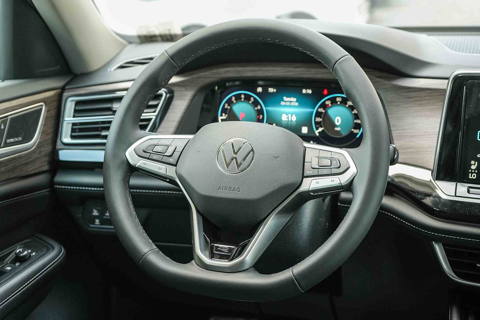 Thumbnail: 2026 Volkswagen Atlas - 17