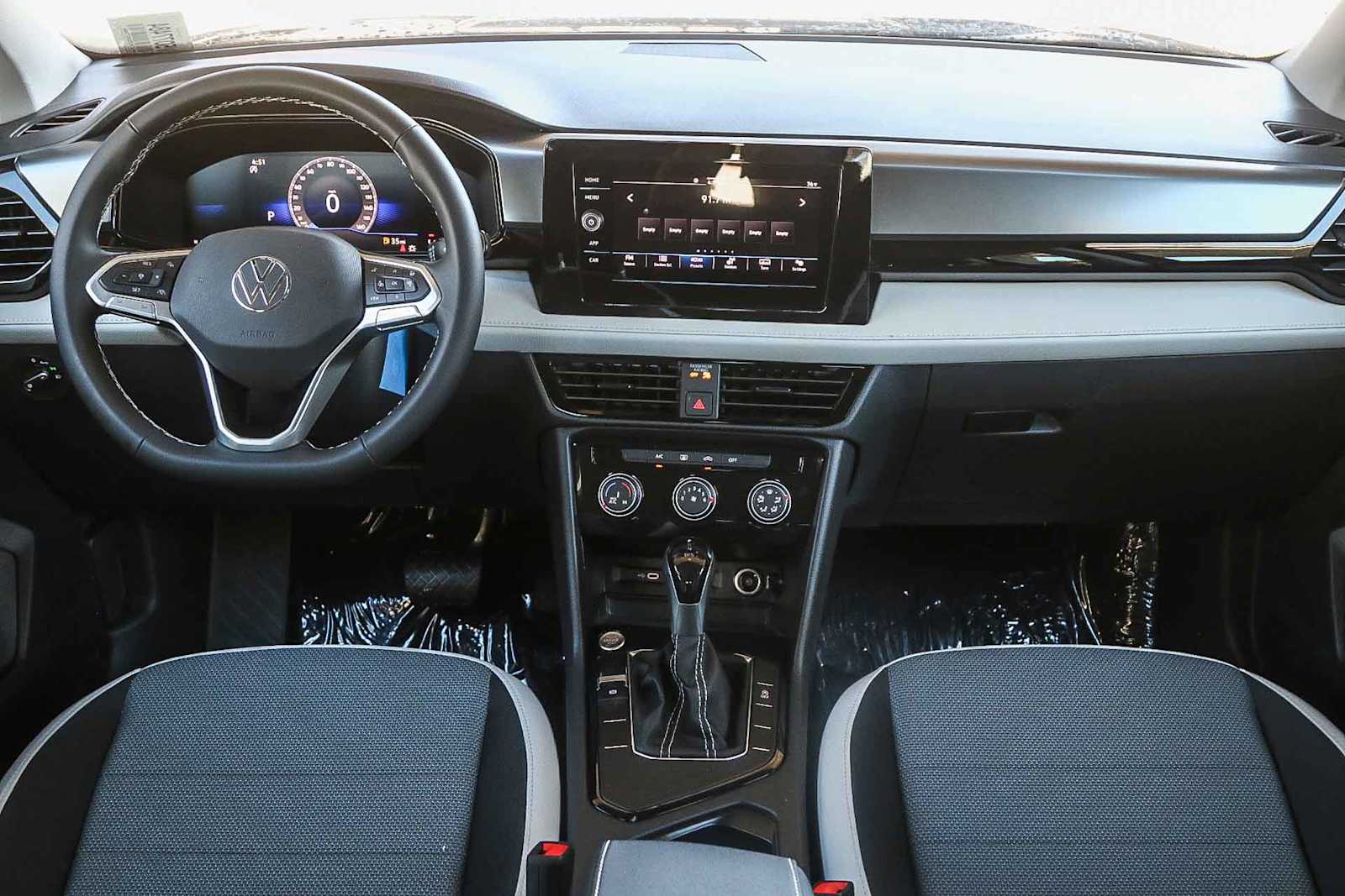 Thumbnail: 2025 Volkswagen Taos - 12