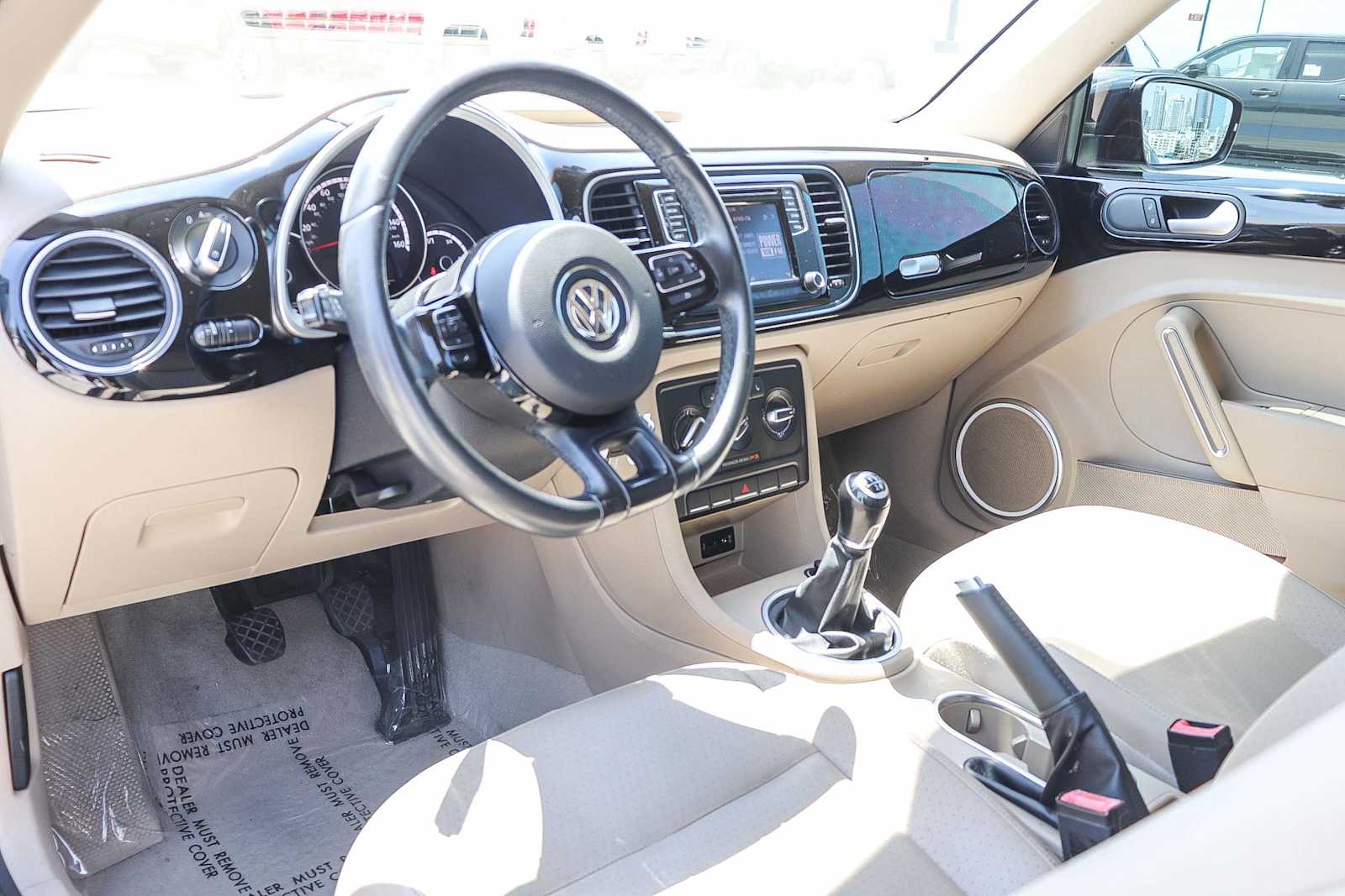 Thumbnail: 2016 Volkswagen Beetle - 12