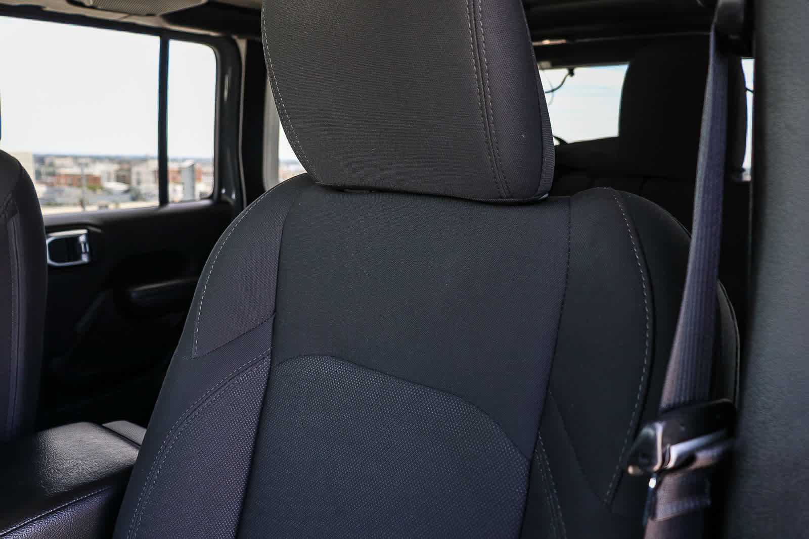 Thumbnail: 2018 Jeep Wrangler - 29