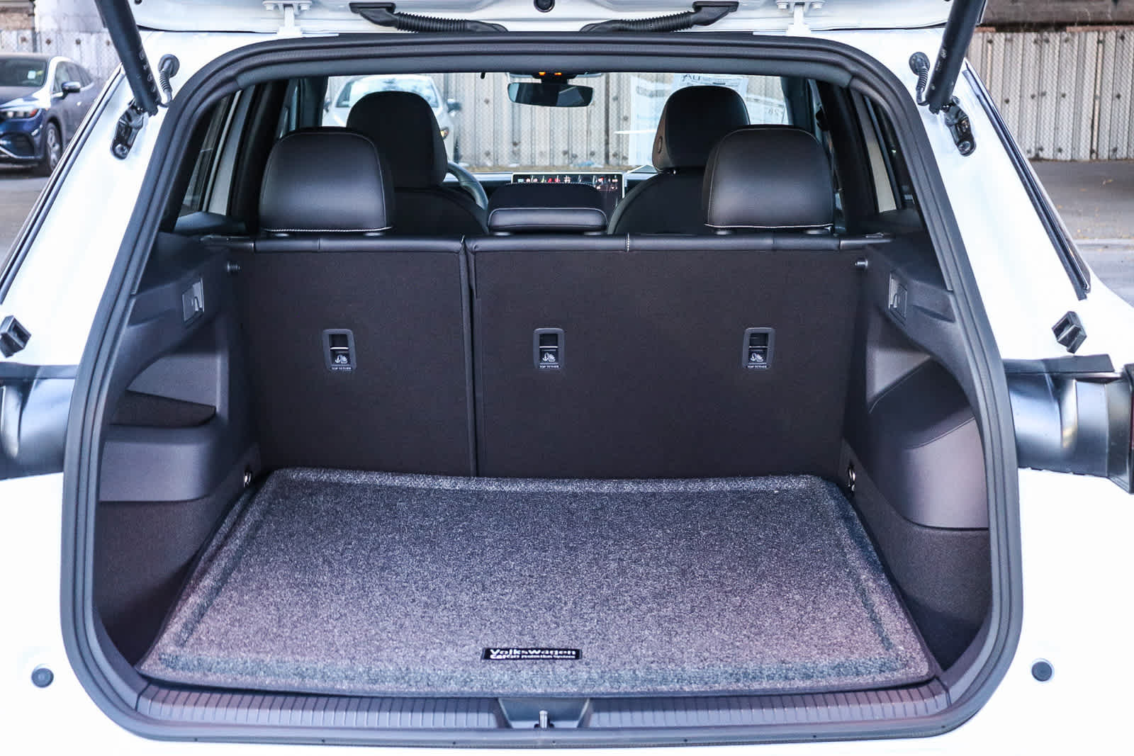 Thumbnail: 2026 Volkswagen Tiguan - 12