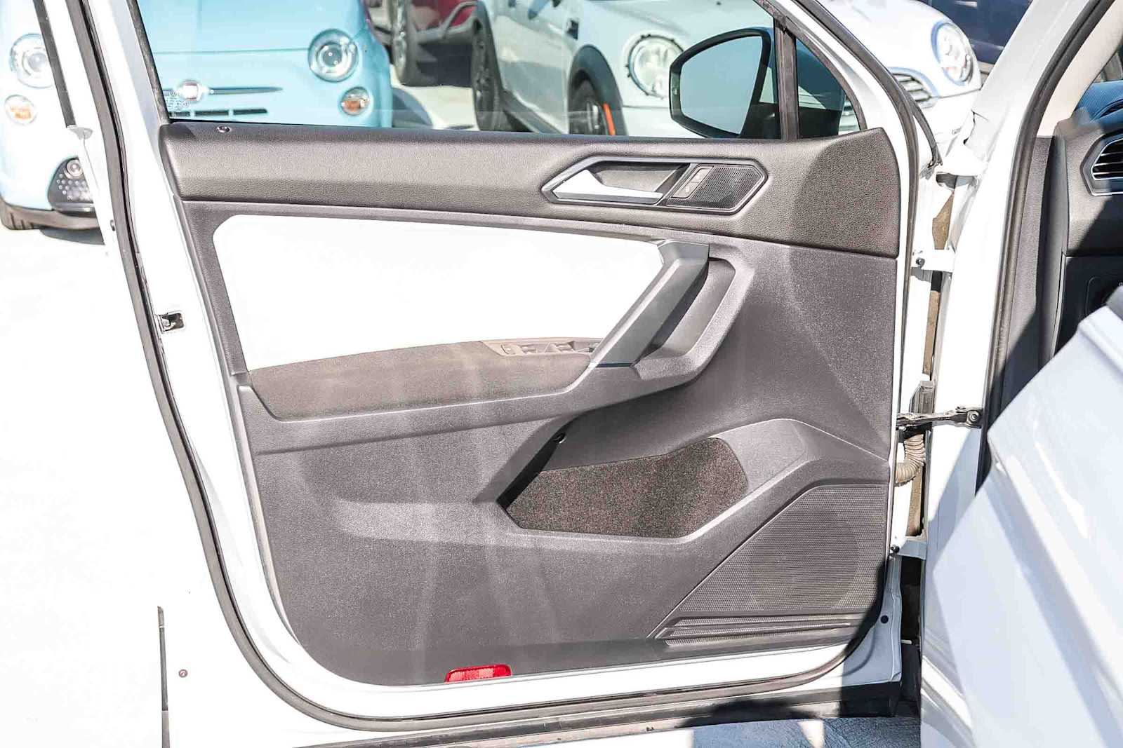 Thumbnail: 2018 Volkswagen Tiguan - 21