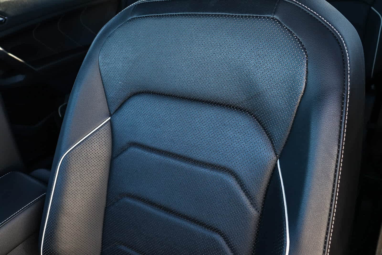 Thumbnail: 2022 Volkswagen Tiguan - 27