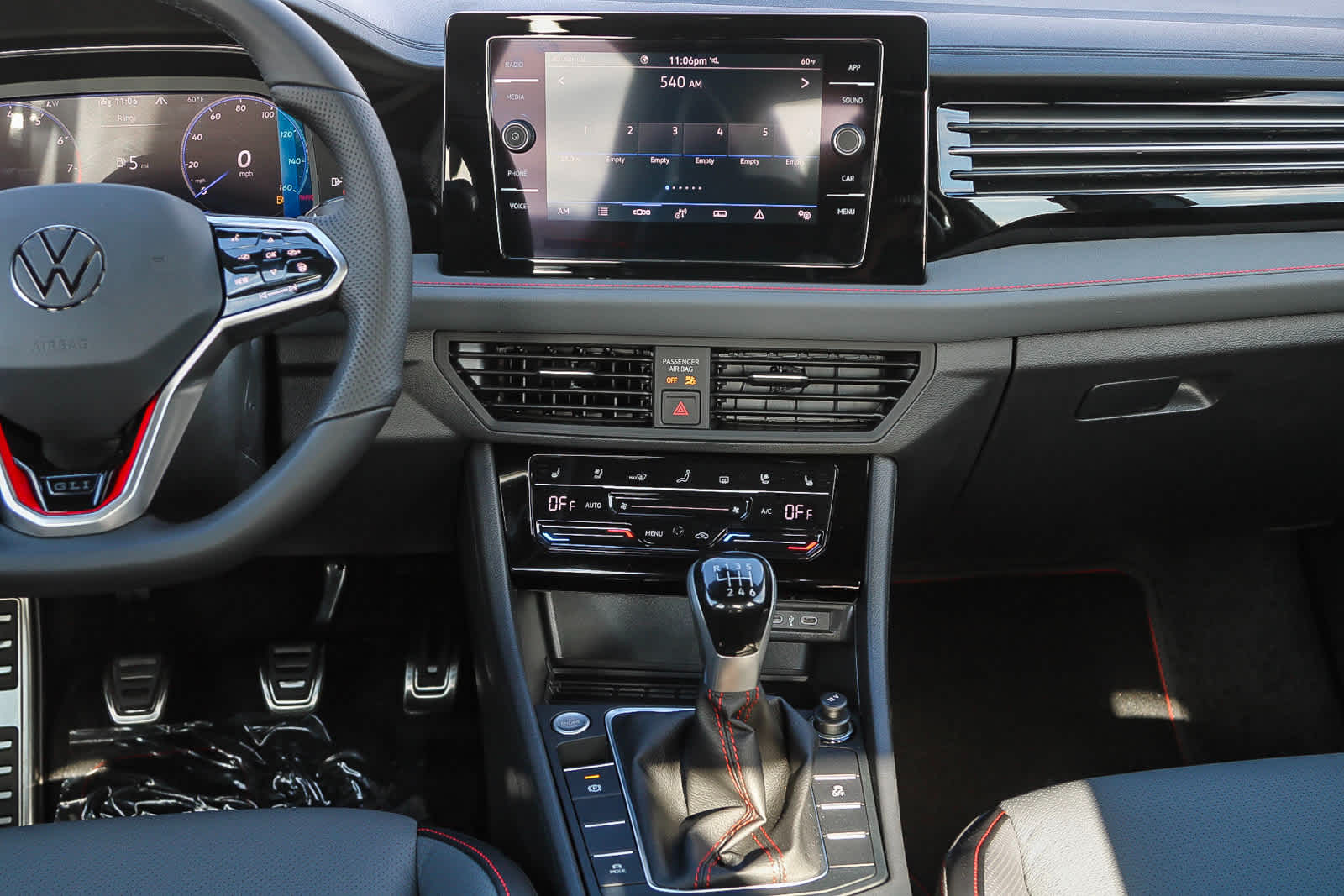 Thumbnail: 2025 Volkswagen Jetta - 16