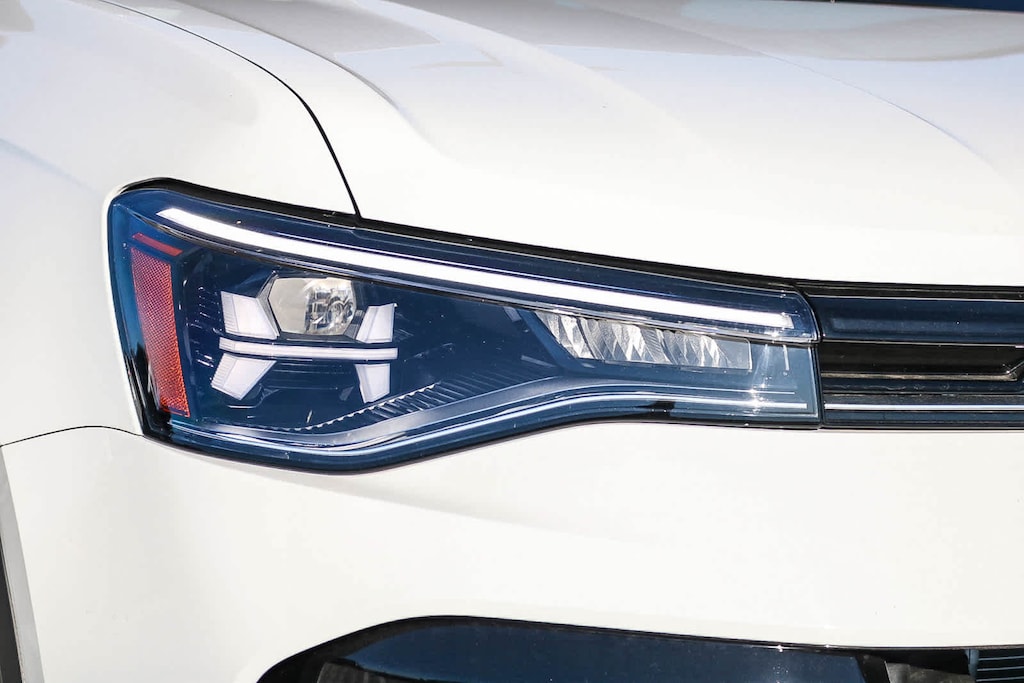 New 2025 Volkswagen Taos 1.5T S SUV