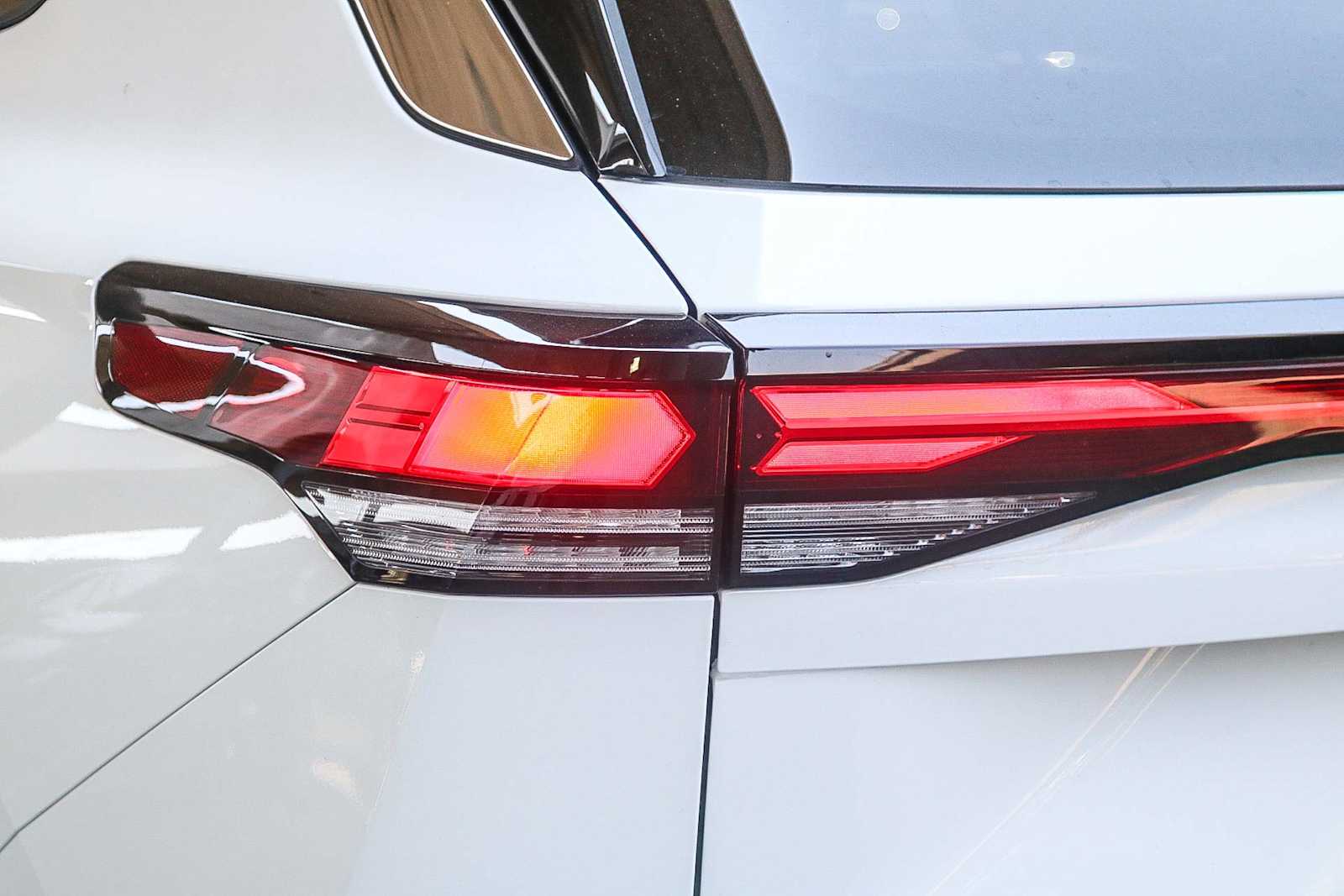 Thumbnail: 2025 Volkswagen Tiguan - 9