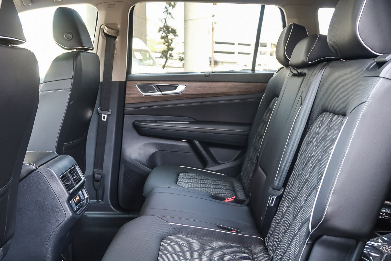 Thumbnail: 2025 Volkswagen Atlas - 20