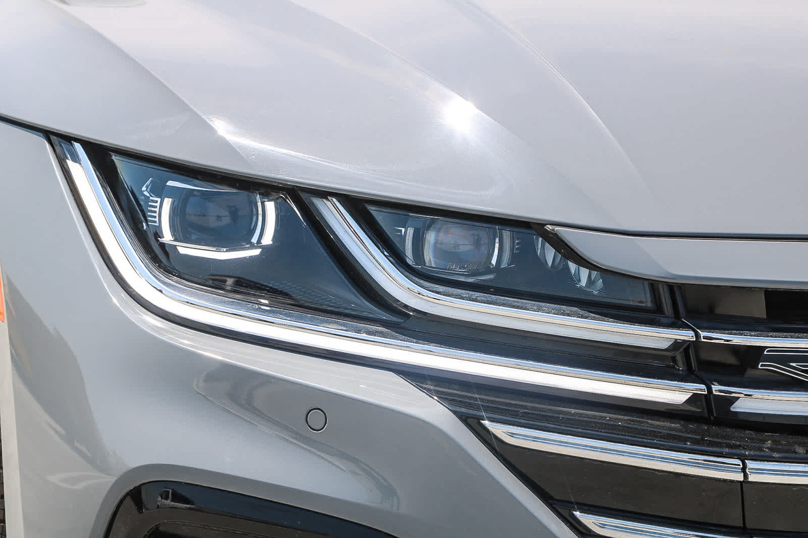 2023 Volkswagen Arteon SE R-Line photo 2