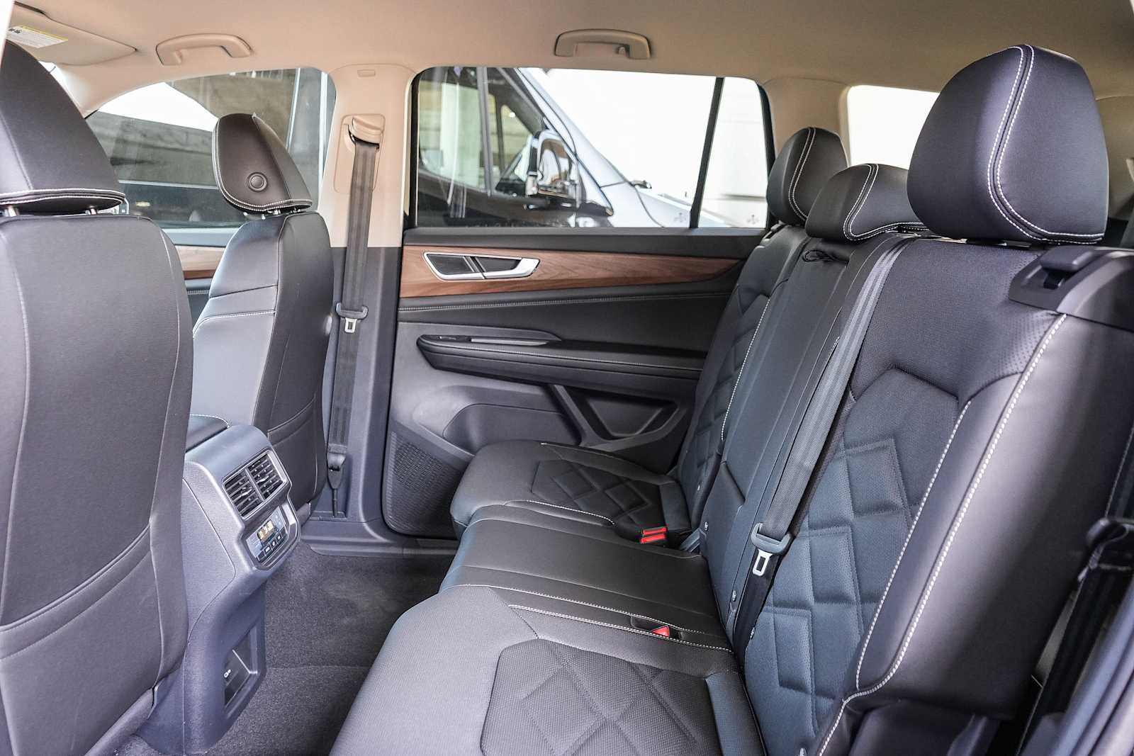 Thumbnail: 2026 Volkswagen Atlas - 20