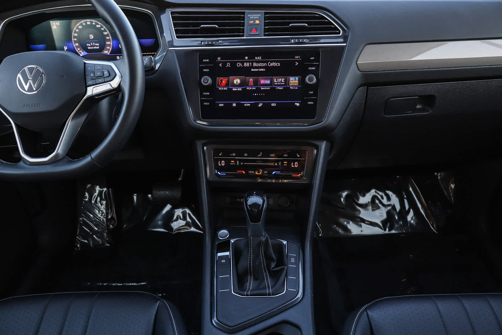 Thumbnail: 2022 Volkswagen Tiguan - 13